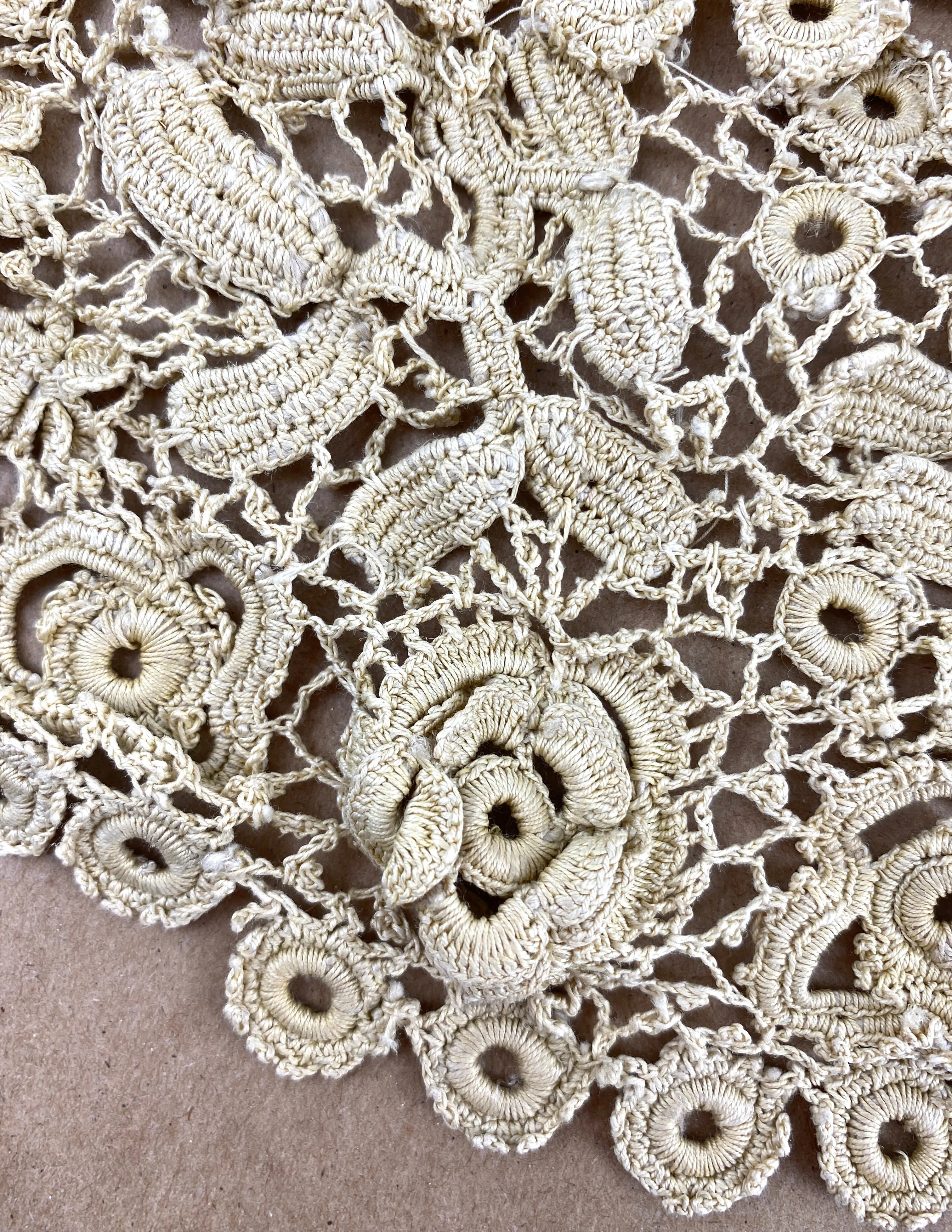 Antique Edwardian Beige Hand-Crochet Collar