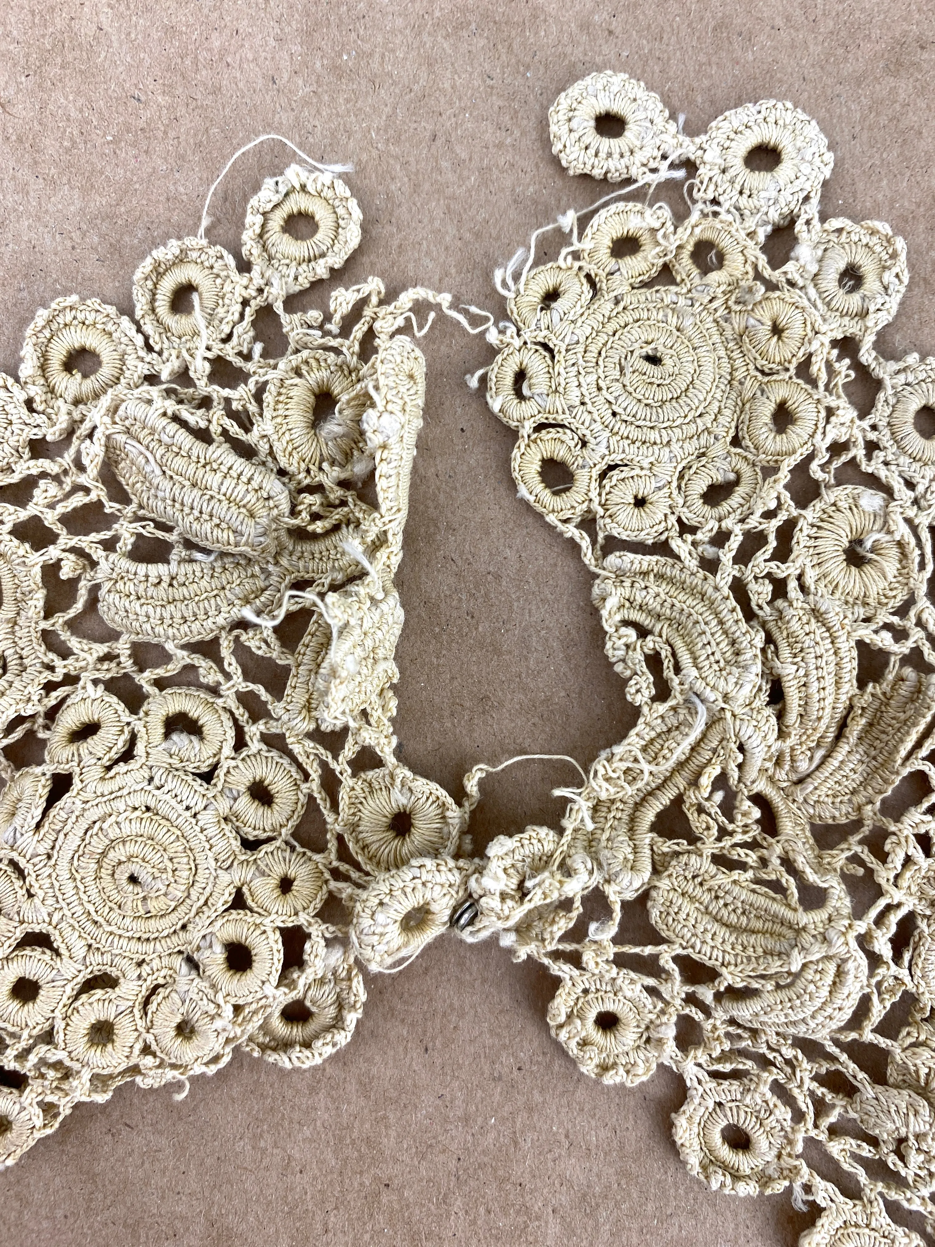 Antique Edwardian Beige Hand-Crochet Collar