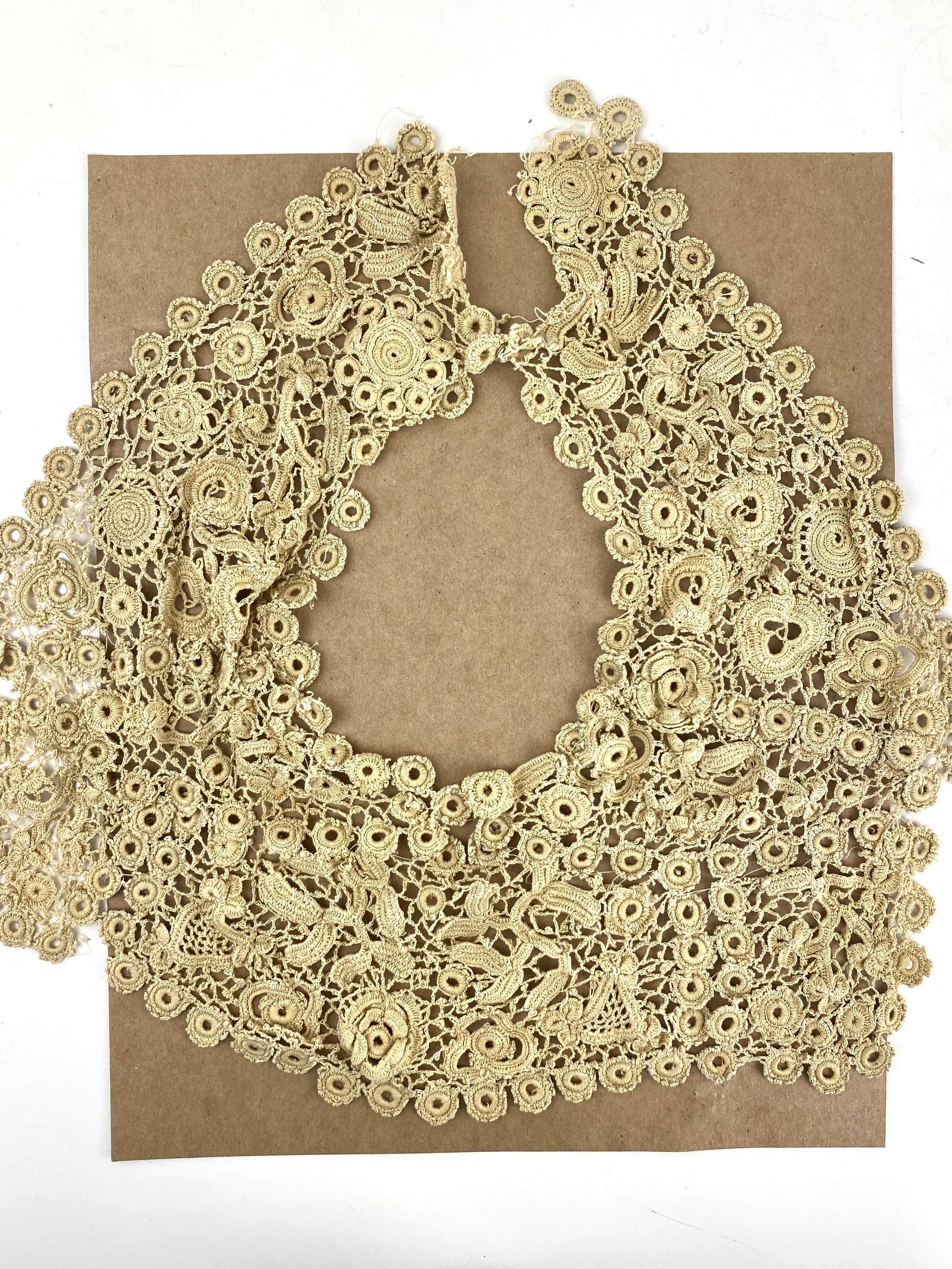 Antique Edwardian Beige Hand-Crochet Collar