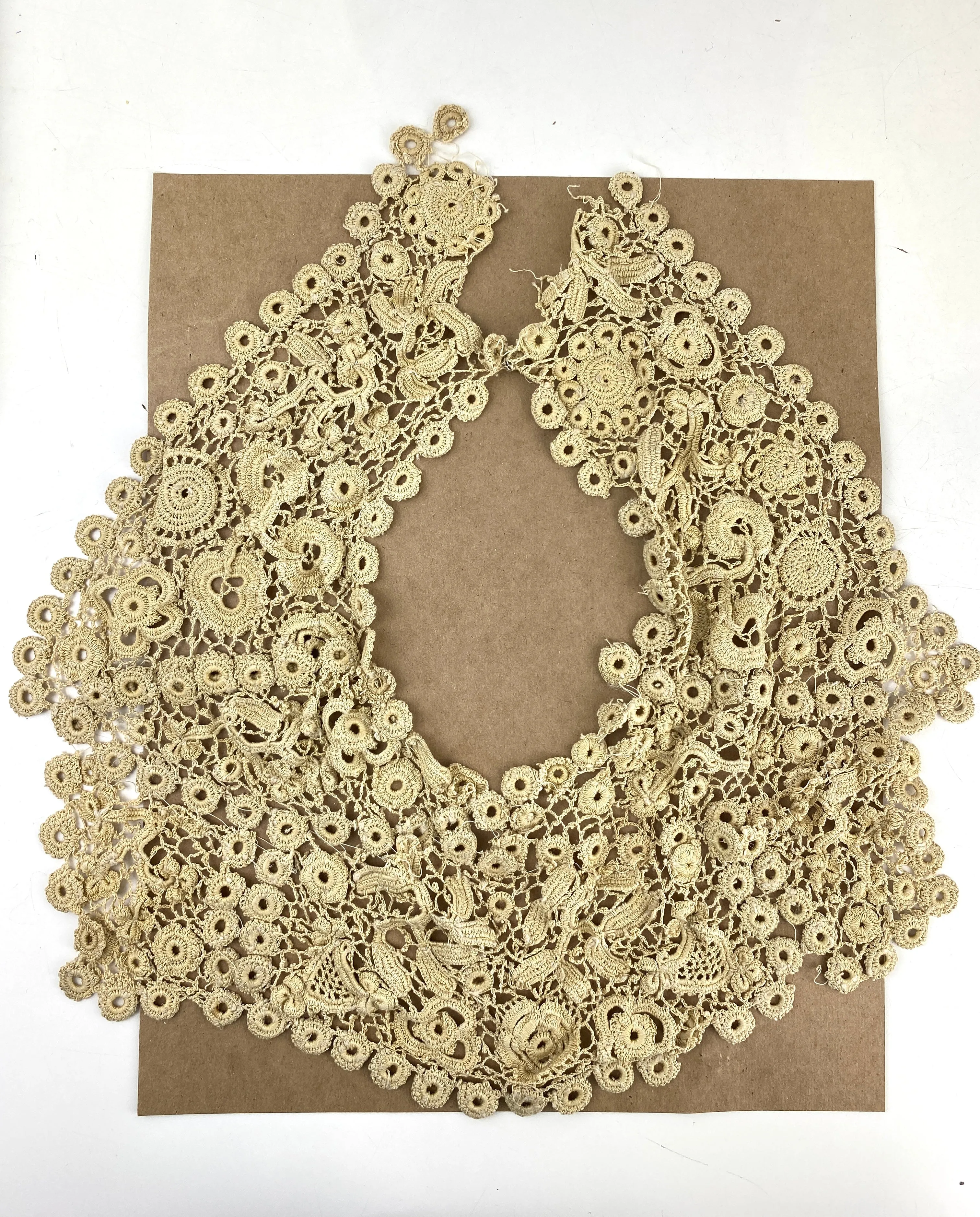 Antique Edwardian Beige Hand-Crochet Collar