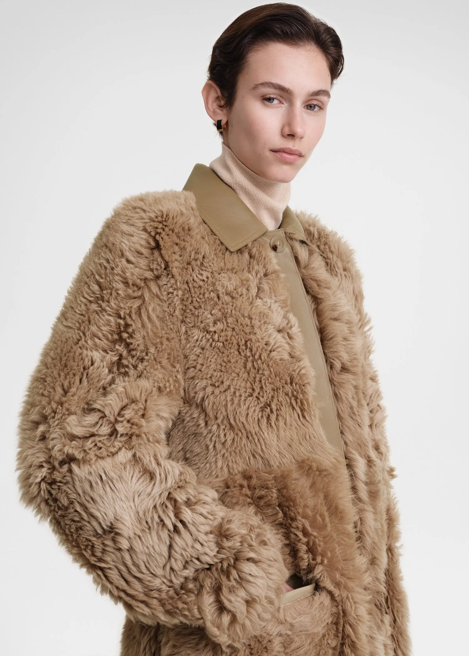 Curly shearling coat biscuit