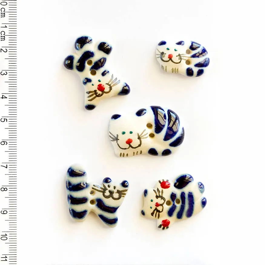 IB Novelty Buttons - Medium Size 5 Piece Sets