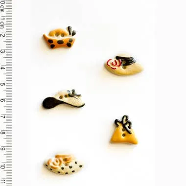 IB Novelty Buttons - Medium Size 5 Piece Sets