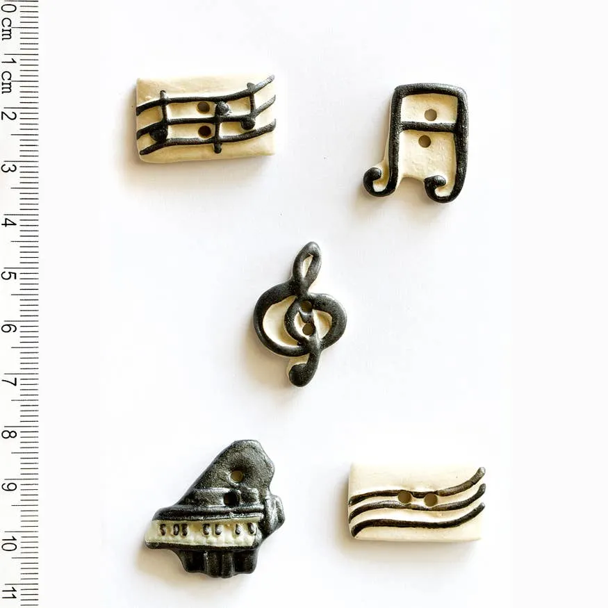 IB Novelty Buttons - Medium Size 5 Piece Sets