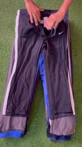 Nike Baggy Trackpant 30 pieces