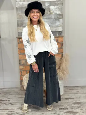 Reverse Stitch Cargo Wide Leg Pants in Black