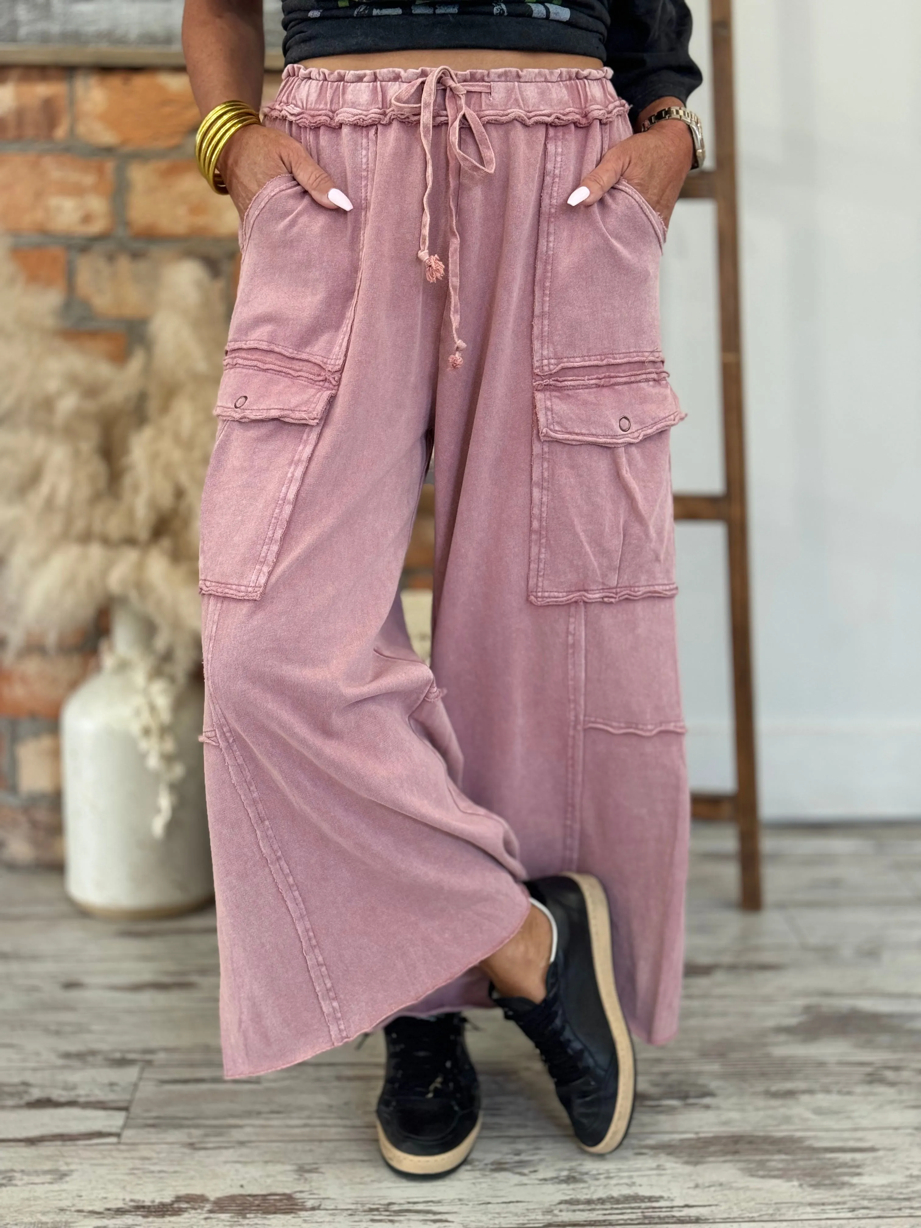 Reverse Stitch Cargo Wide Leg Pants in Mauve