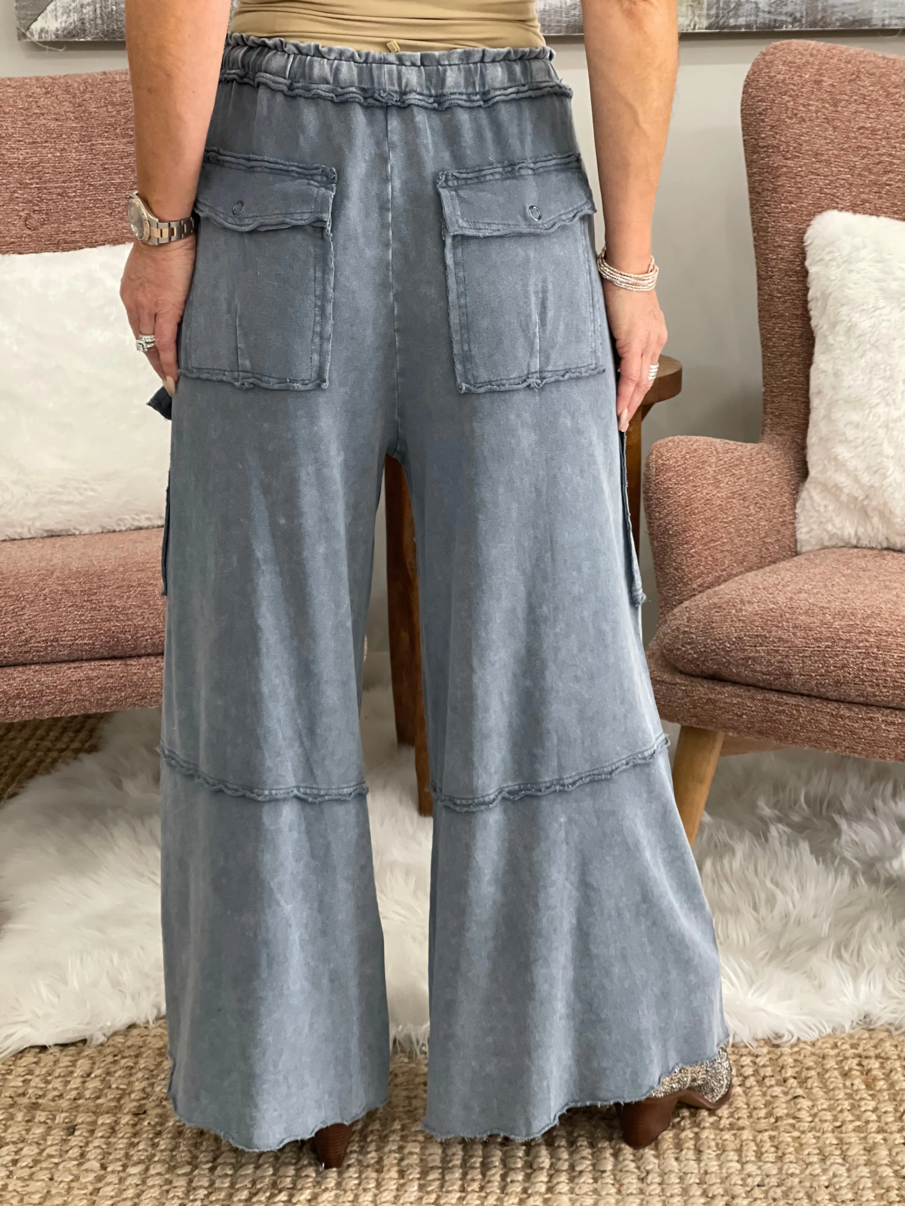 Reverse Stitch Cargo Wide Leg Pants in Navy