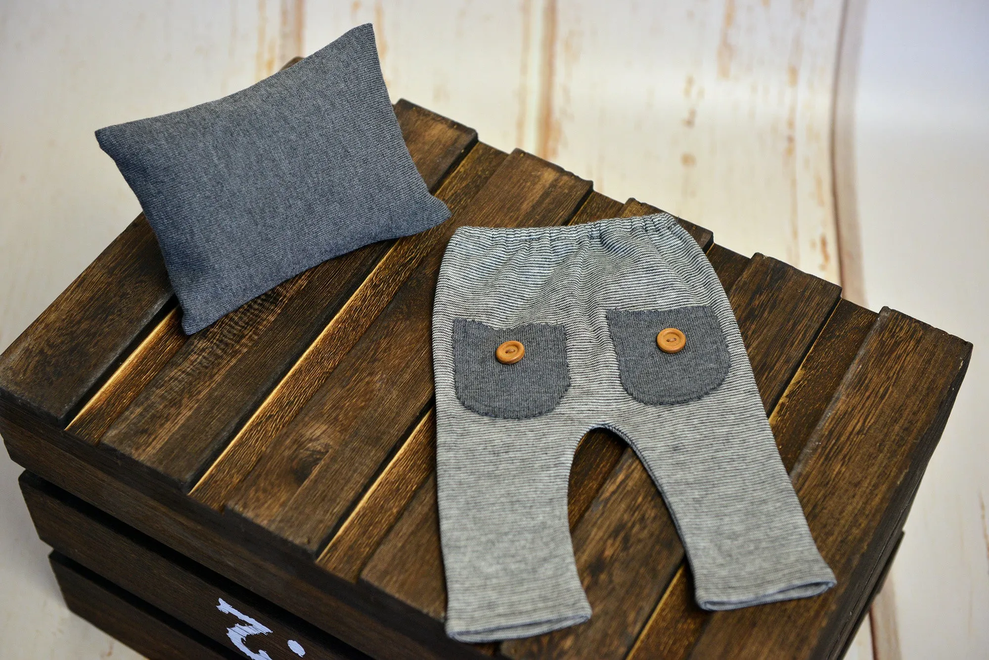 SET Pillow and Pants - Knee Patch - Gray