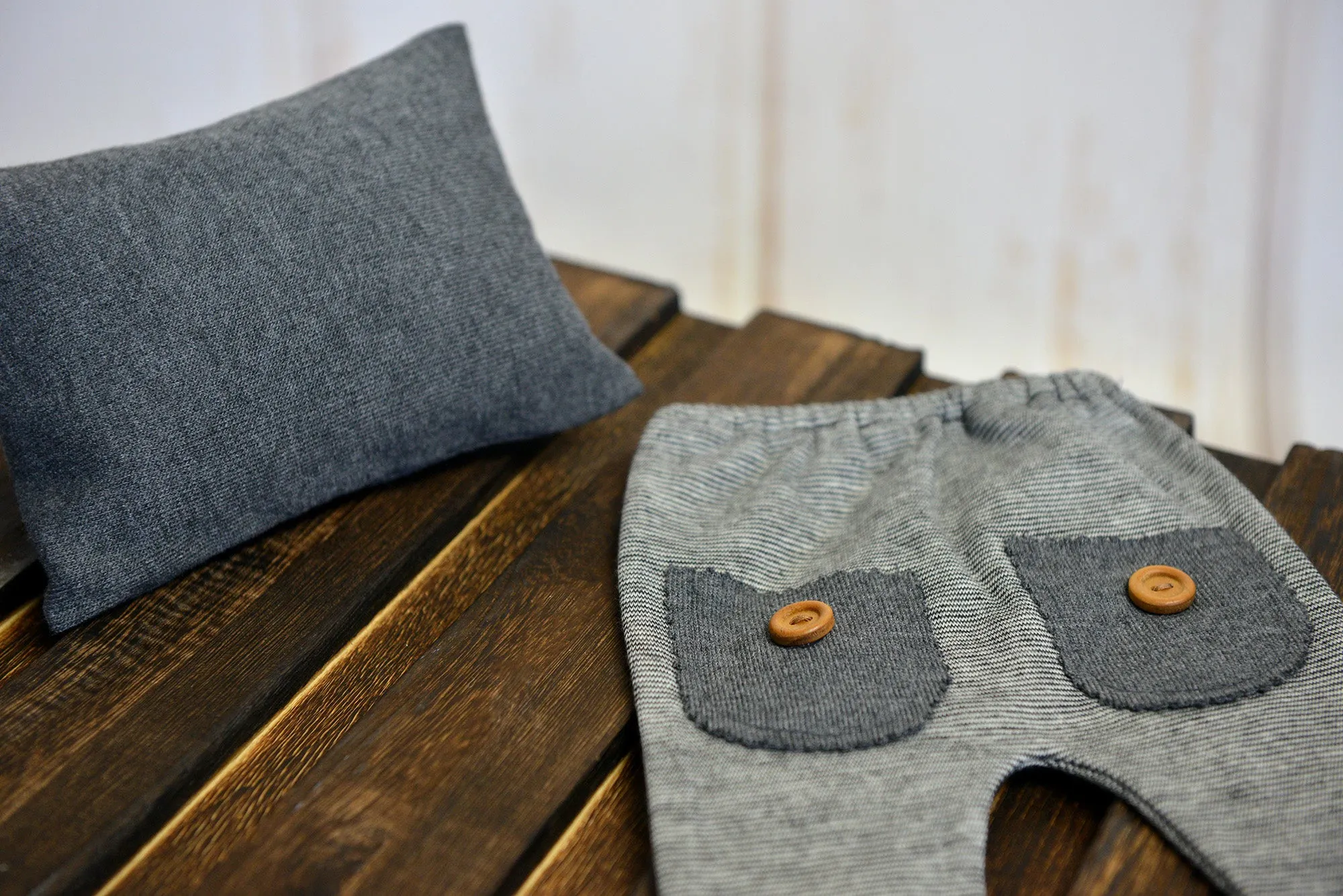 SET Pillow and Pants - Knee Patch - Gray