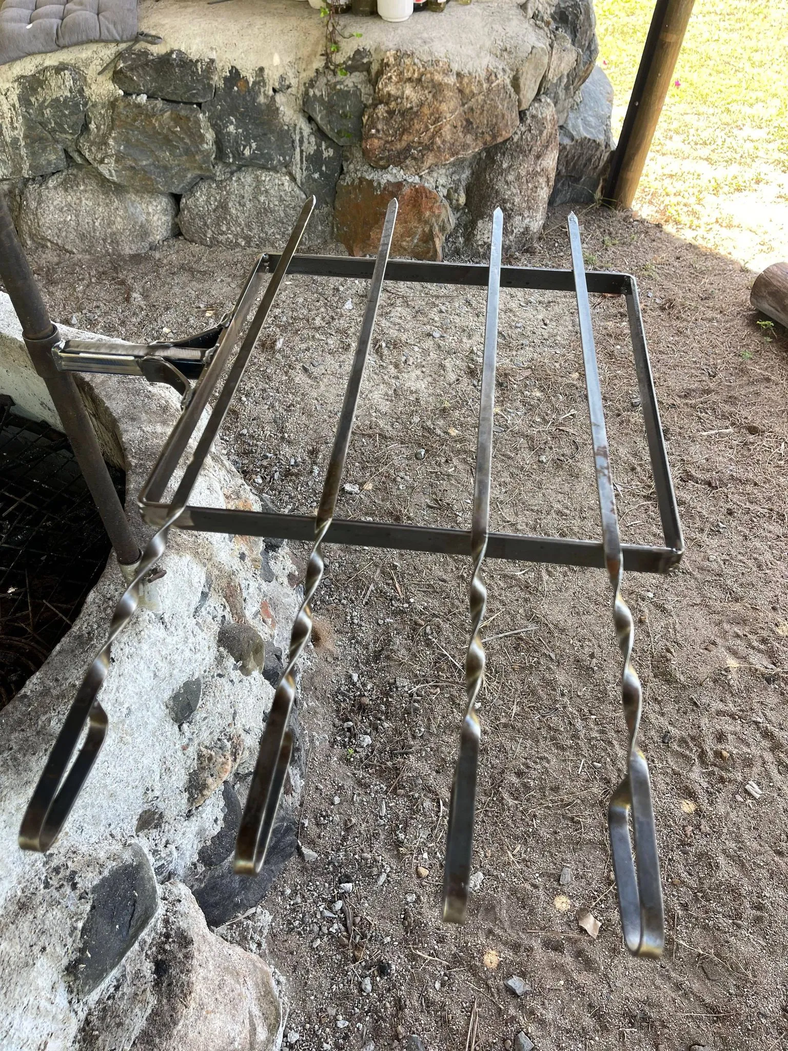 Skewer Frame for the Swinging Gear